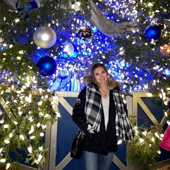 Meet your Posher, Avery - Picture 1 of 1